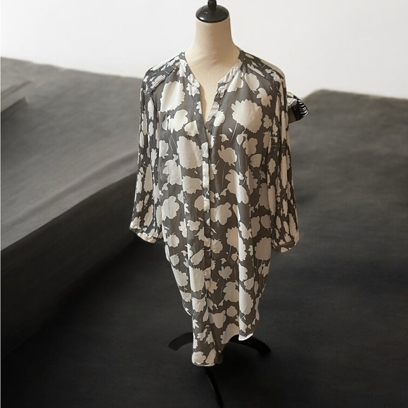 Lane Bryant Boxy Gray and White Tunic Blouse - Picture 1 of 6